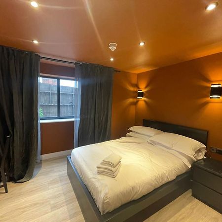 Sky City Apartments Ковънтри Екстериор снимка