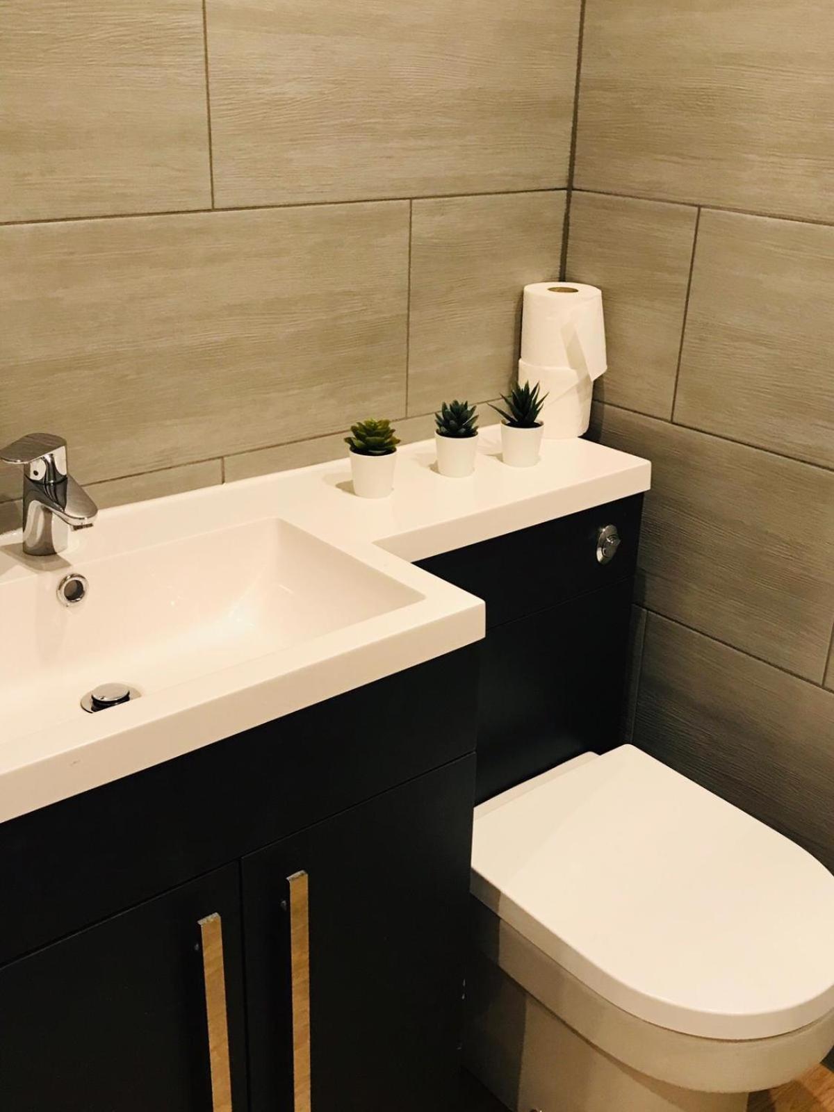 Sky City Apartments Ковънтри Екстериор снимка