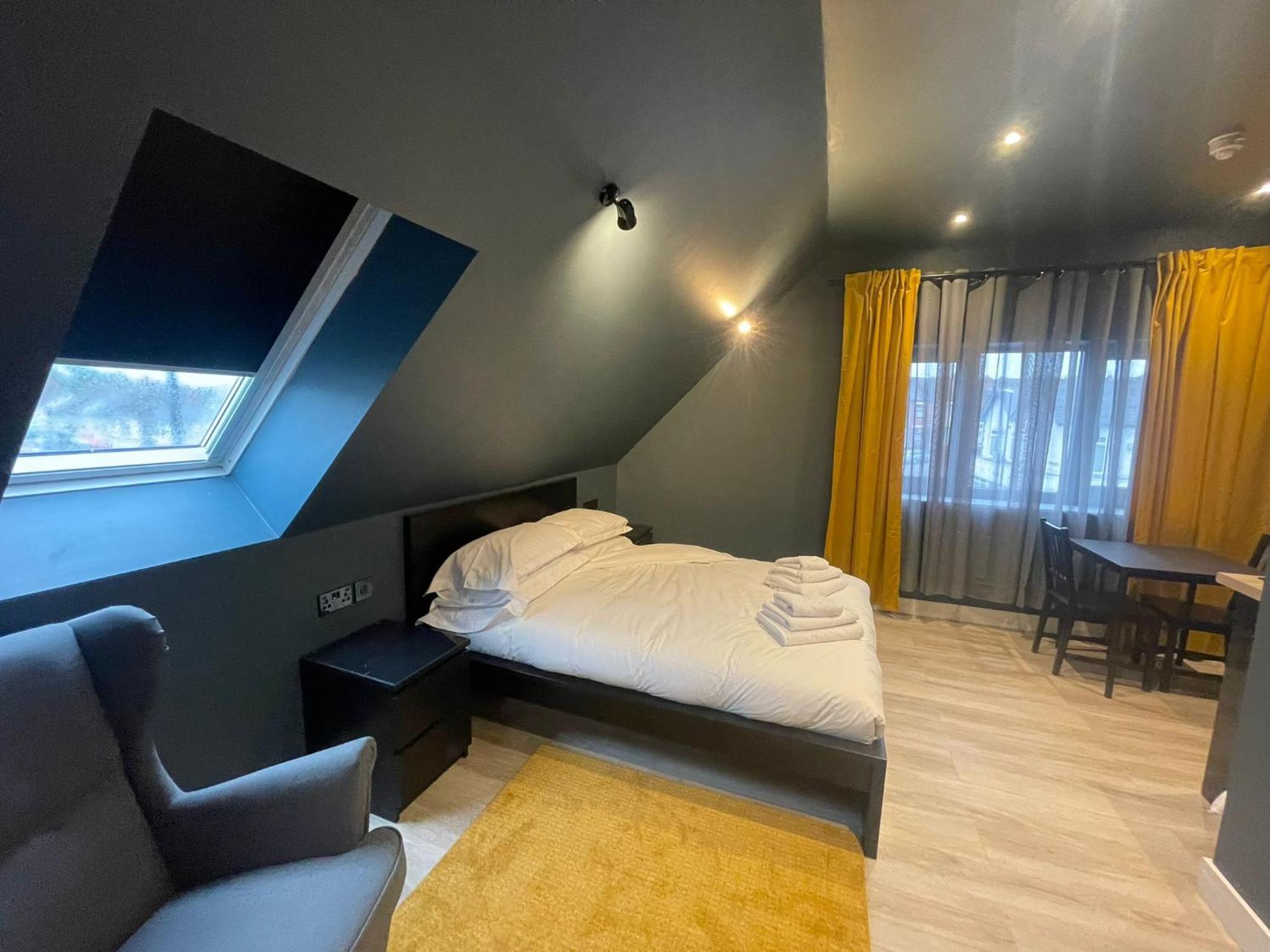 Sky City Apartments Ковънтри Екстериор снимка