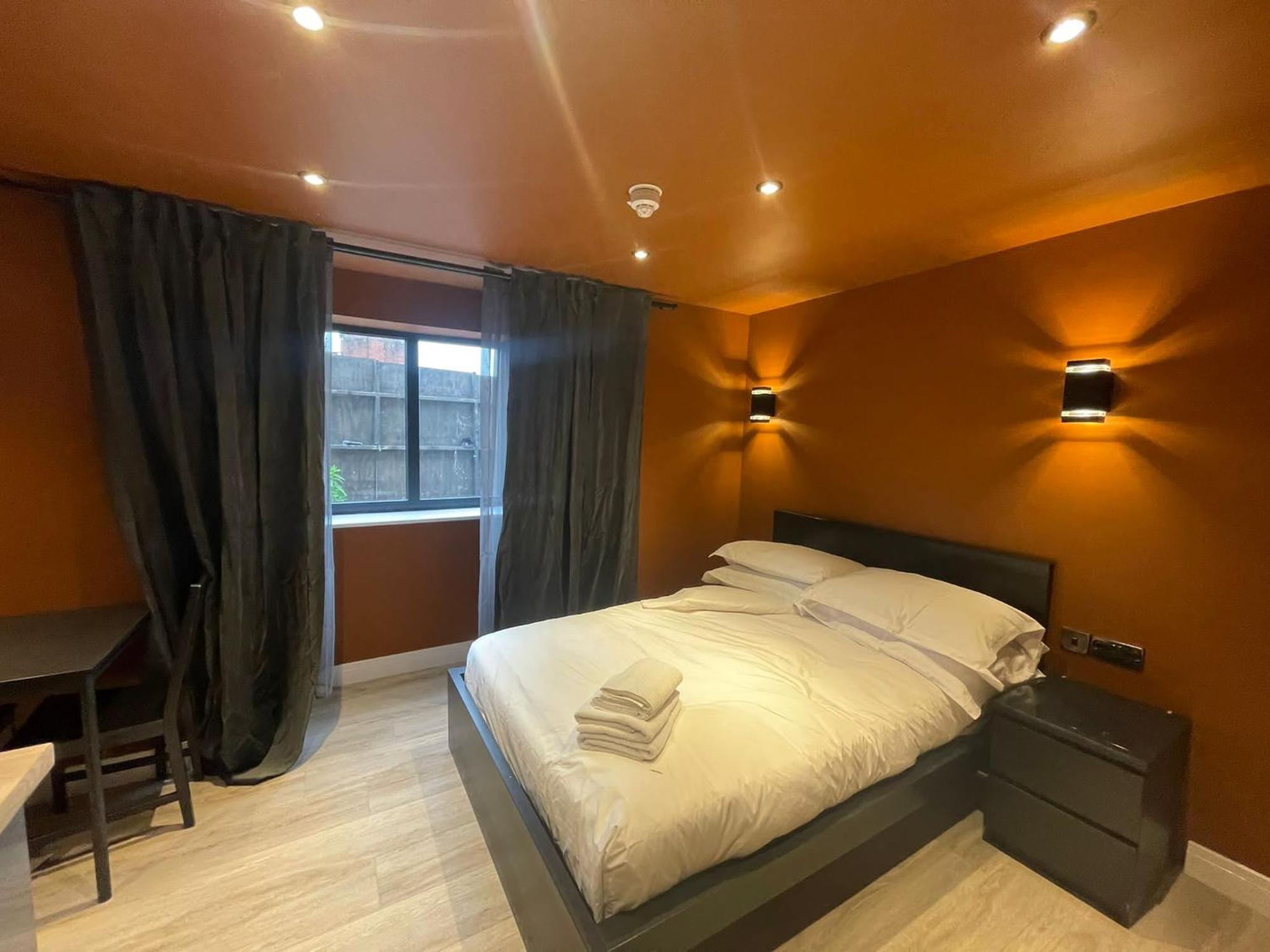 Sky City Apartments Ковънтри Екстериор снимка