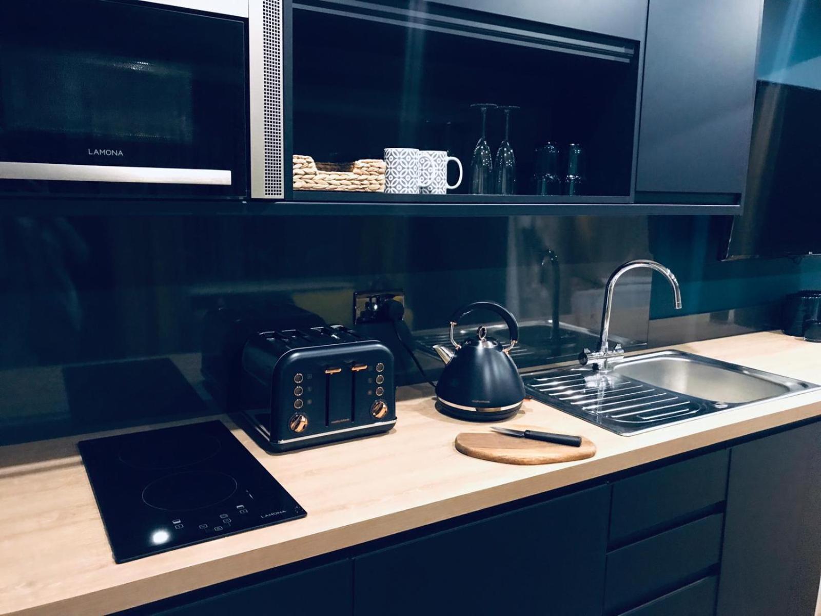 Sky City Apartments Ковънтри Екстериор снимка