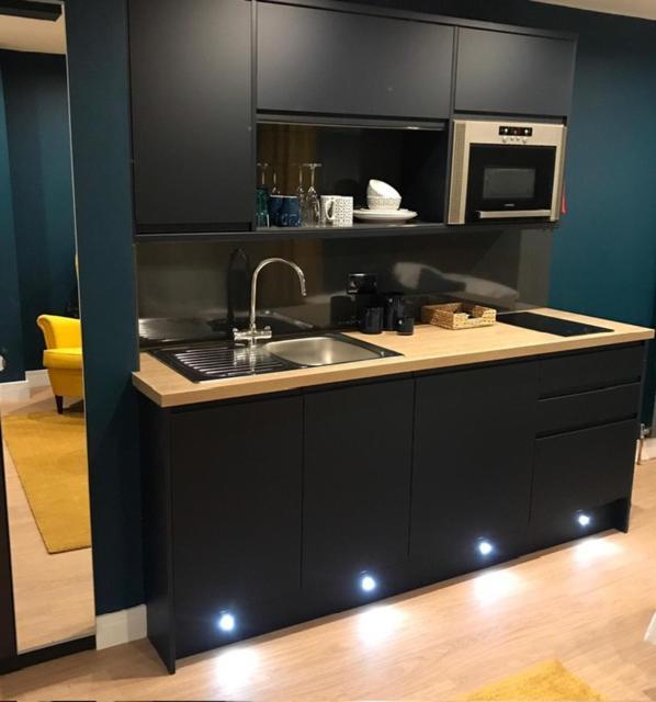 Sky City Apartments Ковънтри Екстериор снимка