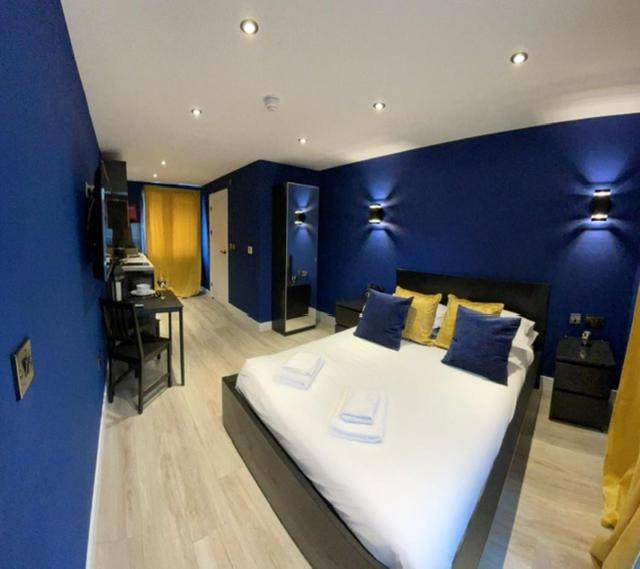 Sky City Apartments Ковънтри Екстериор снимка